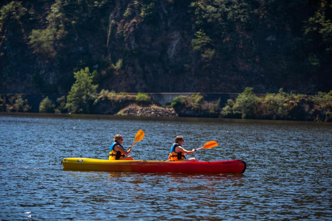Camping Le Chateau Du Gibanel Saint-Martial-Entraygues Екстер'єр фото