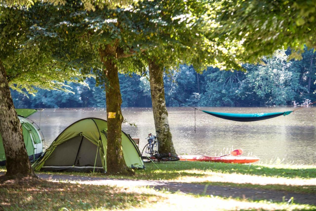 Camping Le Chateau Du Gibanel Saint-Martial-Entraygues Екстер'єр фото
