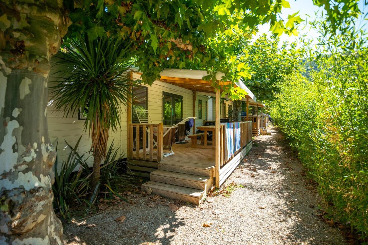 Camping Le Chateau Du Gibanel Saint-Martial-Entraygues Екстер'єр фото