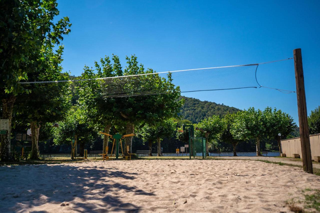 Camping Le Chateau Du Gibanel Saint-Martial-Entraygues Екстер'єр фото