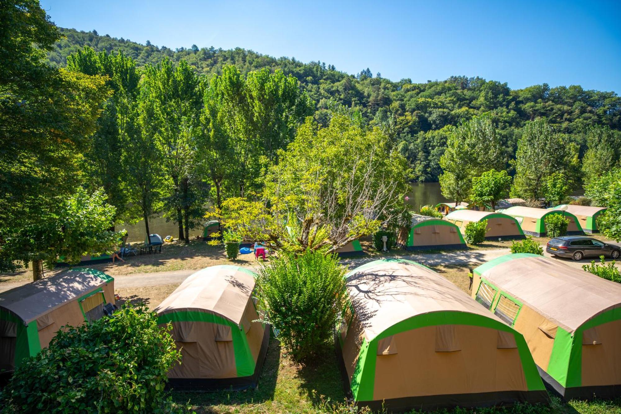 Camping Le Chateau Du Gibanel Saint-Martial-Entraygues Екстер'єр фото